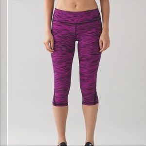 Lululemon capri size 6